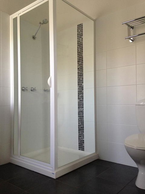 Auldington Hotel - Tourism Gold Coast 18