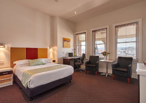Auldington Hotel - Tourism Gold Coast 5