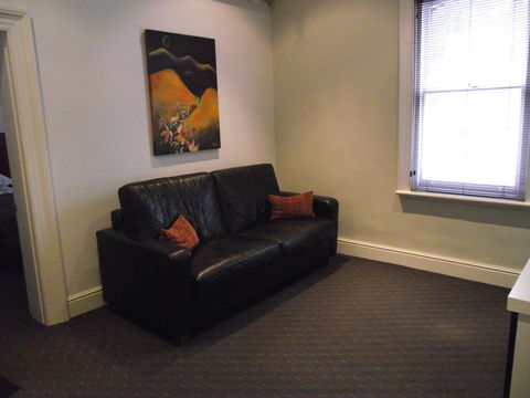 Auldington Hotel - Tourism Gold Coast 34