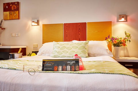Auldington Hotel - Tourism Gold Coast 2