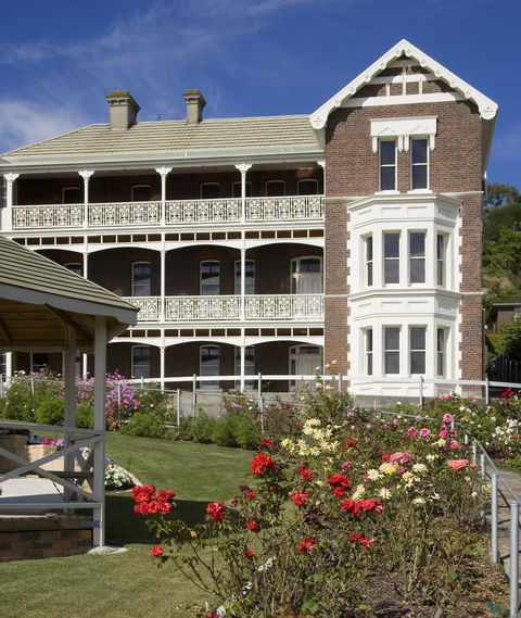 Auldington Hotel - Tourism Gold Coast 0