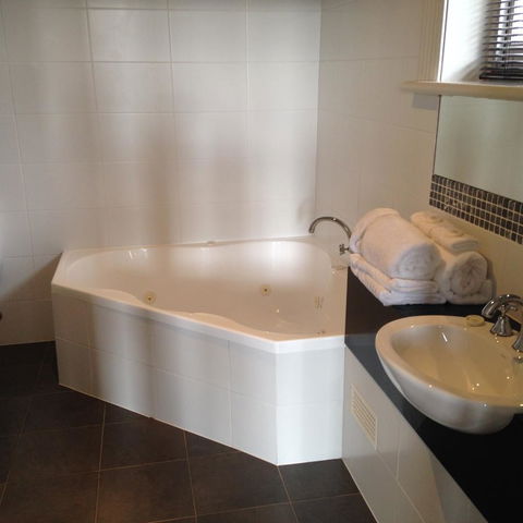 Auldington Hotel - Tourism Gold Coast 20