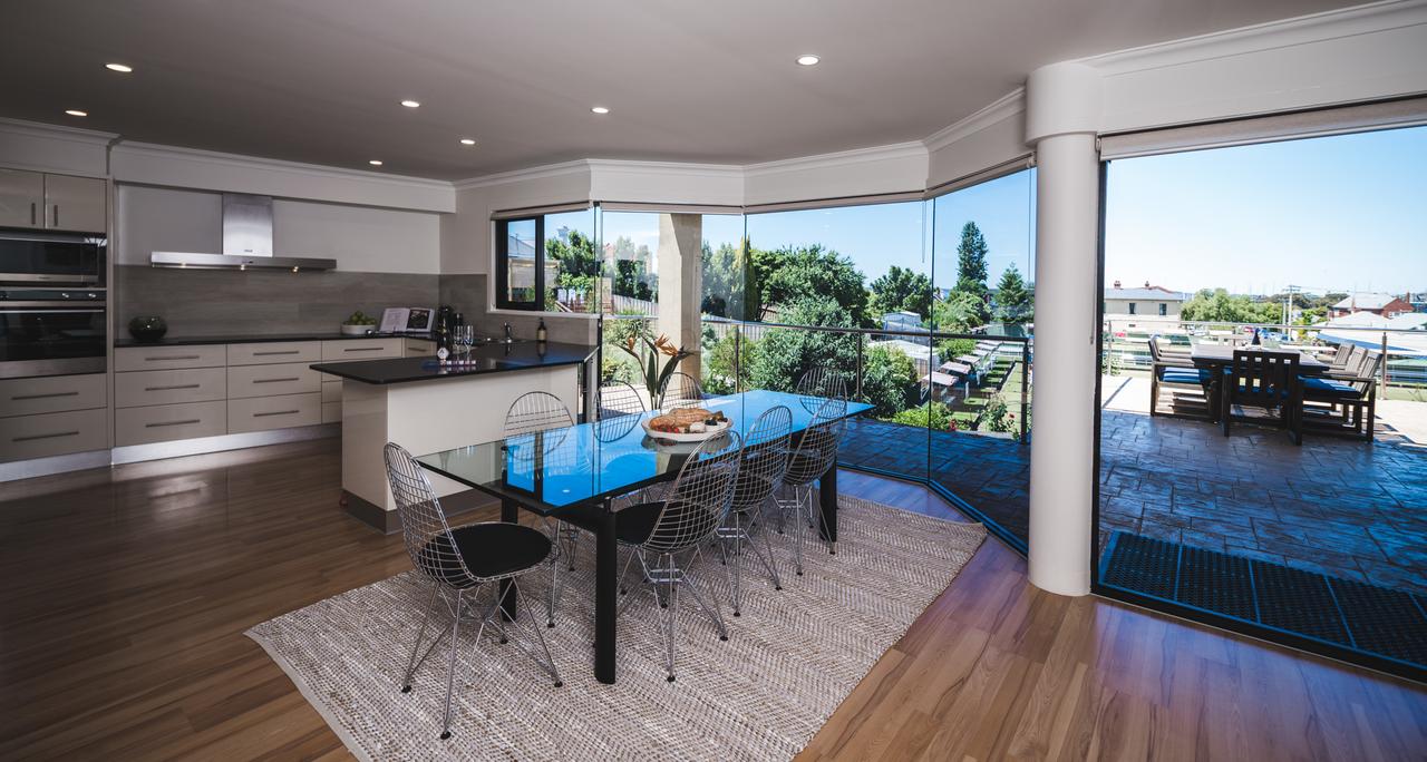 Oakdowns TAS Tourism Gold Coast