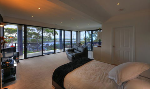 Sheer Pleasure Accommodation - Tourism Gold Coast 18