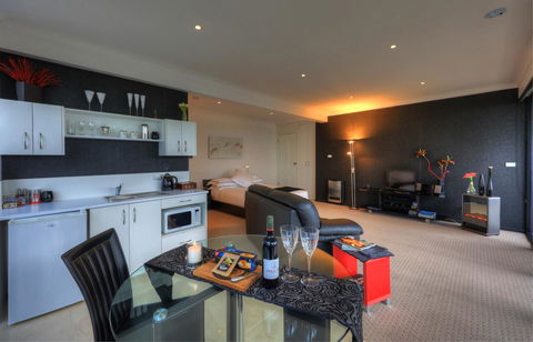 Sheer Pleasure Accommodation - Tourism Gold Coast 0