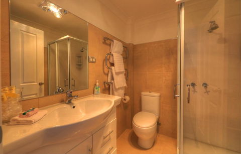 Sheer Pleasure Accommodation - Tourism Gold Coast 16