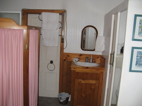 The Grove Cottages - Tourism Gold Coast 4