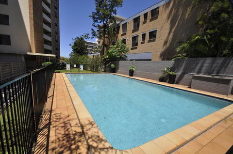 Neutral Bay Self Contained Studio Apartments - Tourism Gold Coast 1