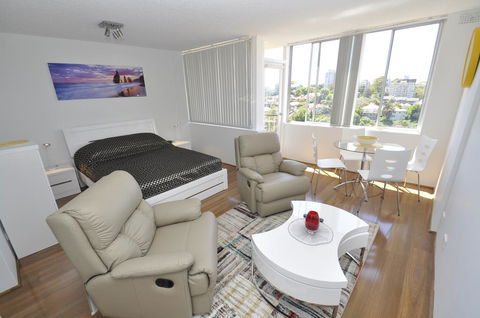 Neutral Bay Self Contained Studio Apartments - Tourism Gold Coast 0