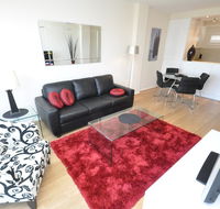 Neutral Bay Self-Contained Modern One-Bedroom Apartment 63BEN - Tourism Gold Coast