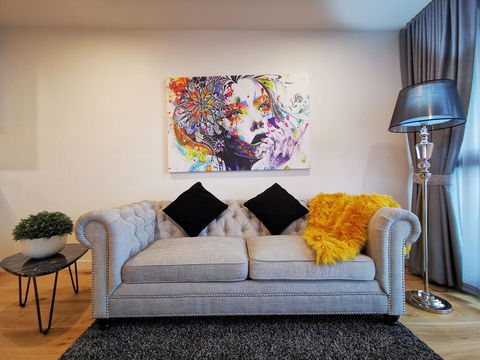 NEW 2 Rooms 2 Baths Apartment In Glen Waverley - Tourism Gold Coast 1