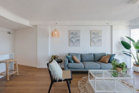 NEW Beautiful 1 Bedroom Beach Views Broadbeach - Tourism Gold Coast 1