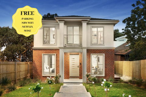 NEW Inner Melb Luxury Modern Grand Holiday House - Great Location, Wifi, Parking - Tourism Gold Coast 0