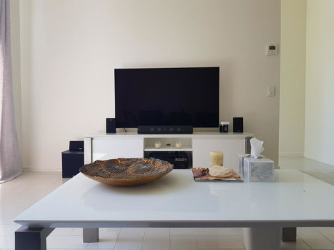 New Spacious Beachside Townhouse - Tourism Gold Coast 2