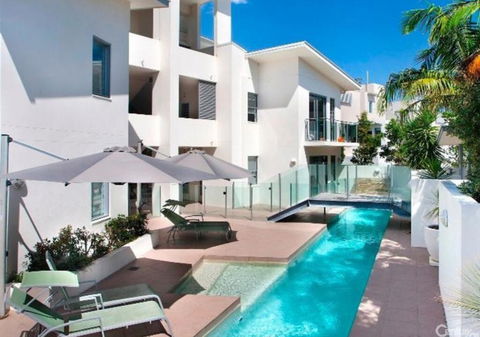 NEW Sunshine Beach Family Escape 3 Bedroom With Free Wifi And Parking - Tourism Gold Coast 1
