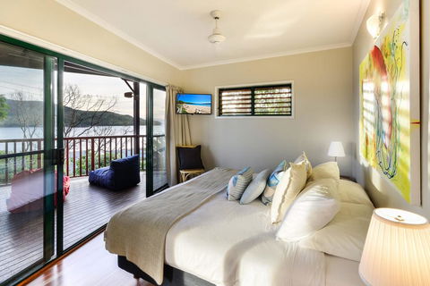 NEWLY BEAUTFULLY RENOVATED 16 The Casuarina - 3 Bedroom House With 180 Degree Ocean Views - Tourism Gold Coast 2