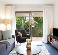 Newly-furnished 2-Bed Apartment with Gym and Pool - Tourism Gold Coast