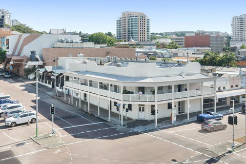 Newmarket Hotel - Tourism Gold Coast 0