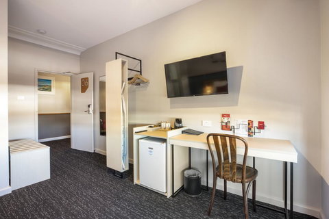 Nightcap At Ocean Beach Hotel - Gold Coast 2