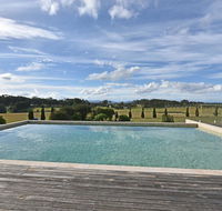 Noble Willow Homestead Lovedale. Super Spacious with views and pool - Tourism Gold Coast