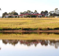 Noble Willow Studio Lovedale. Spacious with views and pool - Tourism Gold Coast