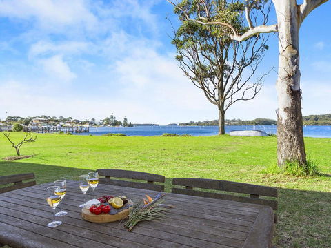 Noddys Riverside - Tourism Gold Coast 0