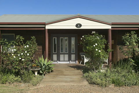 North Lodge Highland Cottage - Tourism Gold Coast 2