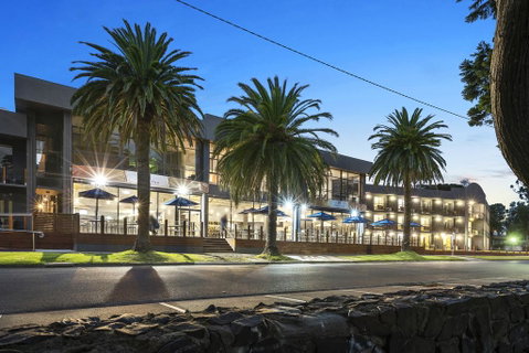 North Pier Hotel - Tourism Gold Coast 0