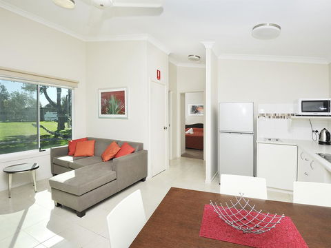 NRMA Eastern Beach Holiday Park - Tourism Gold Coast 3