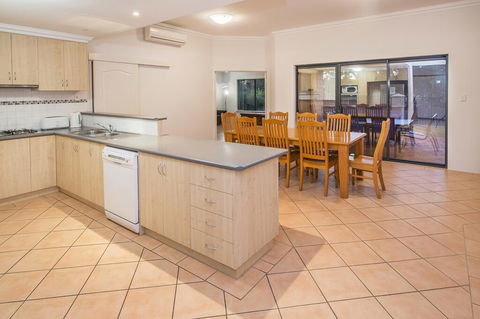 Nyes Nest - Tourism Gold Coast 1