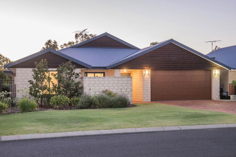 Nyes Nest - Tourism Gold Coast 0