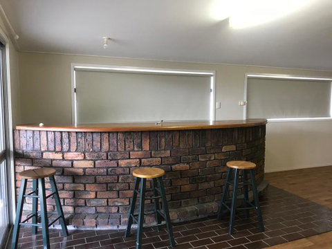 O'Shea's Royal Hotel - Tourism Gold Coast 2