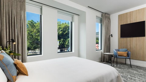 Oaks Cairns Hotel - Tourism Gold Coast 2
