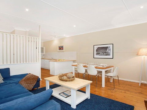 Ocean Blue Apartment One - Oceanfront Apartment - Tourism Gold Coast 1