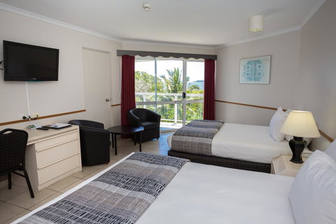 Ocean International Hotel - Tourism Gold Coast 3