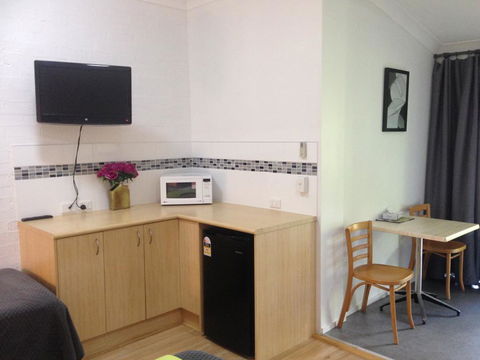 Ocean Shores Motel - Tourism Gold Coast 1