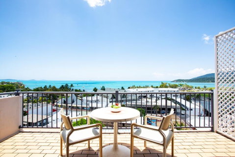 OCEAN VIEWS 10 - Tourism Gold Coast 1