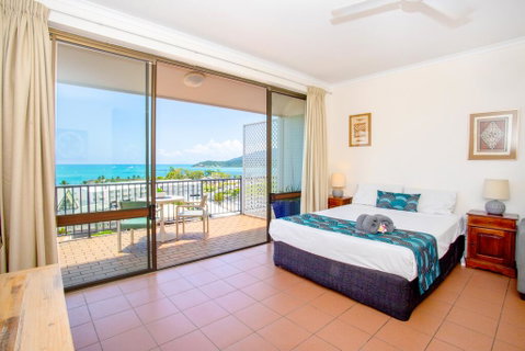 OCEAN VIEWS 10A - Tourism Gold Coast 3