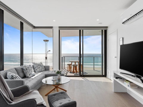 Ocean Views Apartment With Rooftop Pool - Tourism Gold Coast 0