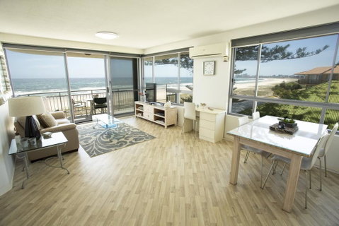 Oceanside Resort - Absolute Beachfront Apartments - Tourism Gold Coast 2