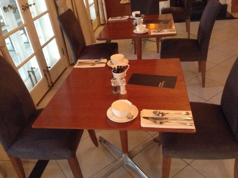 Oscars Waterfront Boutique Hotel - Tourism Gold Coast 1