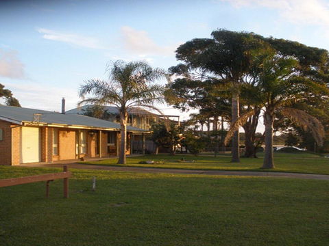 Ourimbah - Across From The Local Rock Pools - Tourism Gold Coast 0