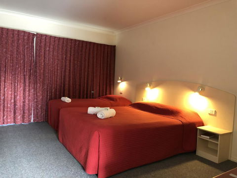 Outback Quarters- Motel Hay - Tourism Gold Coast 0