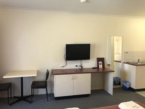 Outback Quarters- Motel Hay - Tourism Gold Coast 2