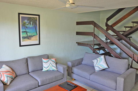 Palm Waters Holiday Villas - Tourism Gold Coast 0