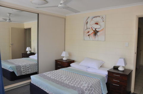 Palm Waters Holiday Villas - Tourism Gold Coast 3