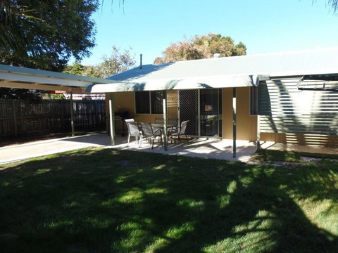 Palmgrove 2 - Rainbow Beach, Pet Friendly, Fully Fenced, Air Conditioned, Five Minutes To Beach - Tourism Gold Coast 1