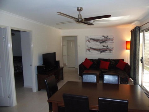 Palmgrove 2 - Rainbow Beach, Pet Friendly, Fully Fenced, Air Conditioned, Five Minutes To Beach - Tourism Gold Coast 0