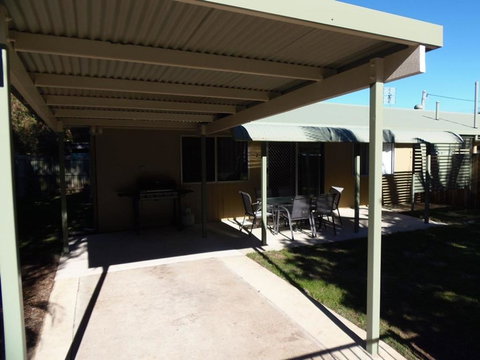 Palmgrove 2 - Rainbow Beach, Pet Friendly, Fully Fenced, Air Conditioned, Five Minutes To Beach - Tourism Gold Coast 3