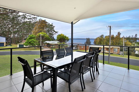 Panorama @ The Lake - Pet Friendly - 15 Mins To Hyams Beach - Tourism Gold Coast 0